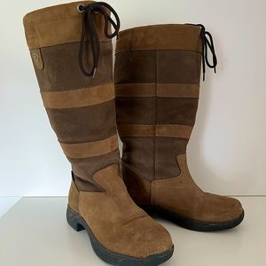 Dublin waterproof equestrian boot. Size 8 Wide Calf.
